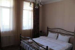 Отель Hotel Suliko Ахалцихе Стандартный номер с кроватью размера "queen-size"-5